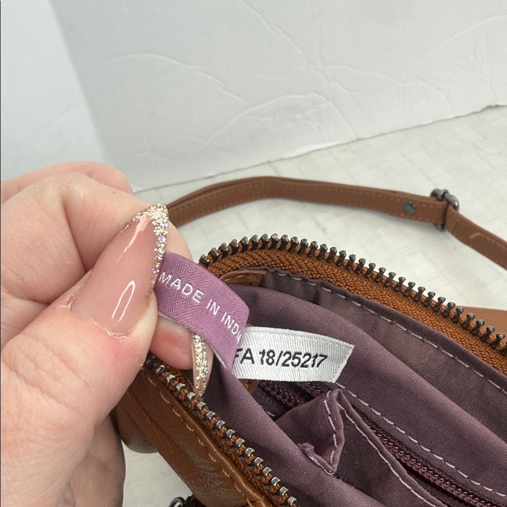 Kooba leather crossbody bag. - Picture 9 of 9